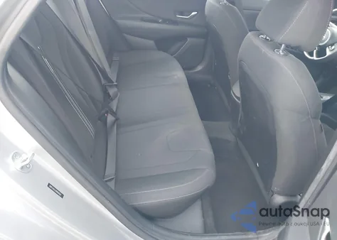 2022 Hyundai Elantra Sel z USA, uszkodzony, nr VIN 5NPLS4AG1NH064567